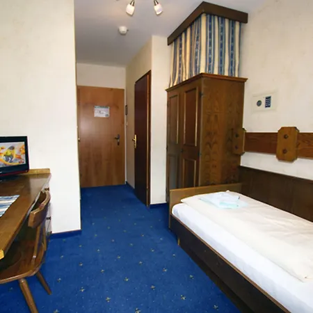 Heidi בית הארחה 3*