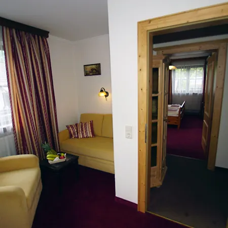 Heidi בית הארחה 3*