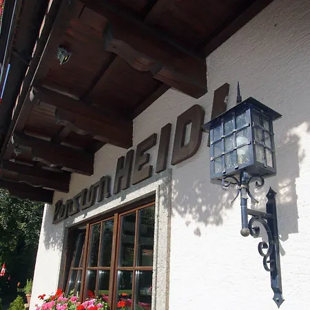 Heidi בית הארחה 3*